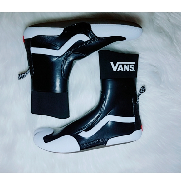 SOLD|NWT|Vans 3mm Surf Hi Boots - Picture 4 of 7